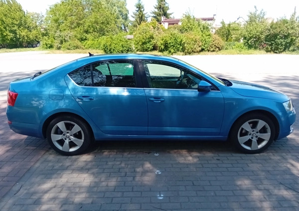 Skoda Octavia cena 37900 przebieg: 219000, rok produkcji 2014 z Piastów małe 154